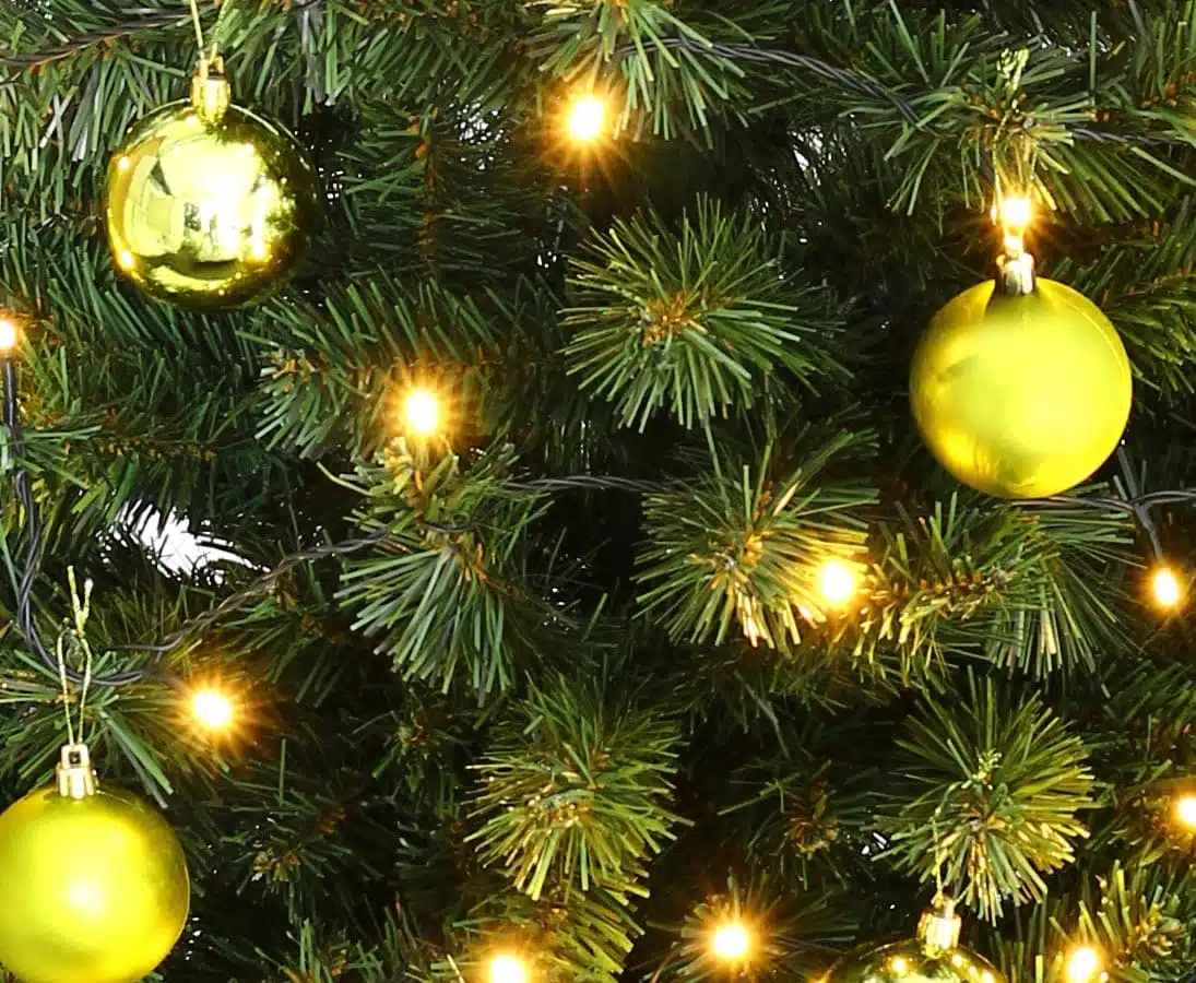 Juletræ 150 cm Maria med LED lys og lime julekugler, produktbillede 7 af 24, Kunstige planter & træer hos HomeNordic