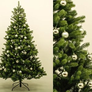 Juletræ med sølvkugler