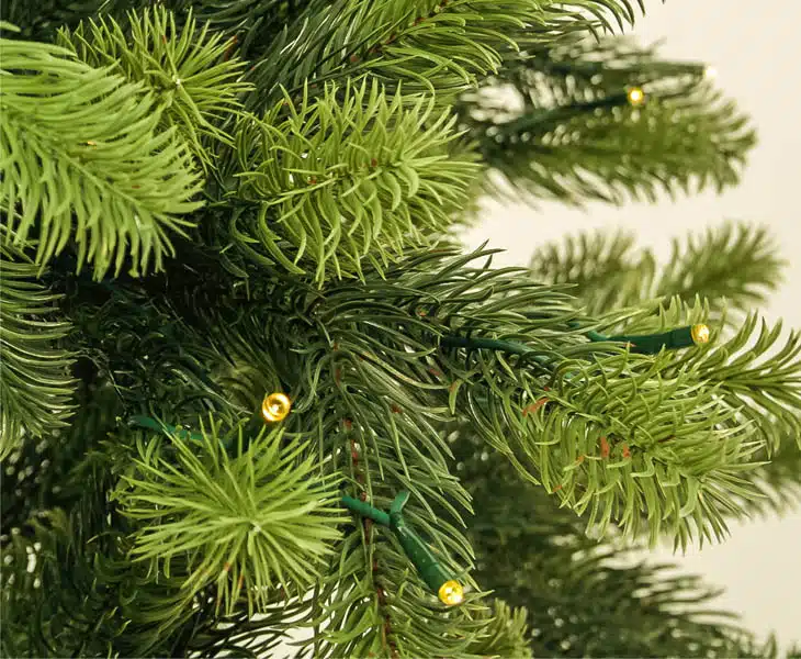 Juletræ 180 cm Spritzguss med 288 LED lys og 34 guldkugler, produktbillede 9 af 24, Kunstige planter & træer hos HomeNordic