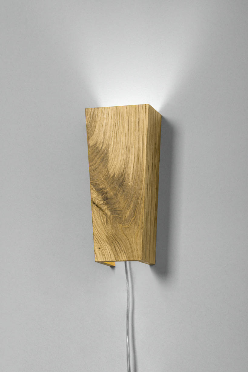 Billede af RAMUS væglampe i træ med ledning