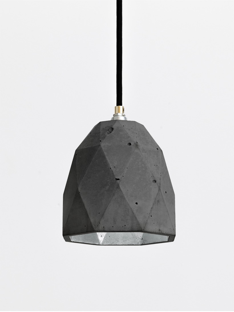 0000_19-07-19_T1dark-HaCC88ngeleuchte-Beton-dunkel-Silber-Lampe-820x1093-1.jpg GANTlights T1 – pendel i mørkegrå beton – Sølv, Grafitgrå, 5 meter - Billede 1