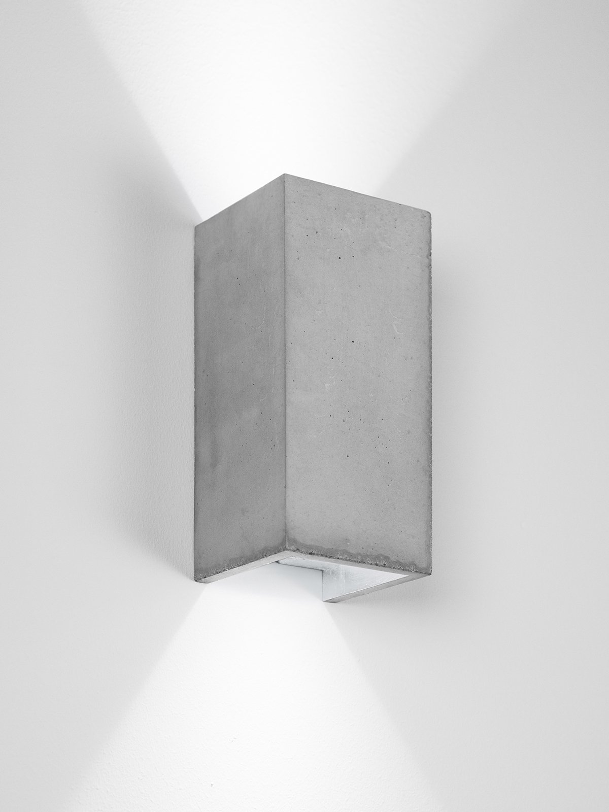GANTlights B8 – væglampe i lysegrå beton - Billede 3